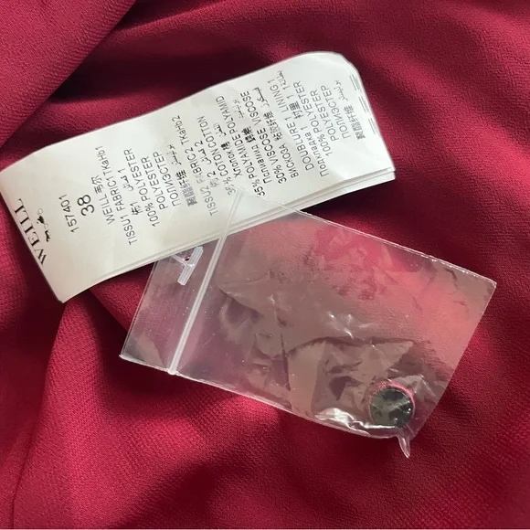 Weill Bergundy Pleated Lace blouse
Size 6 - Picture 10 of 13